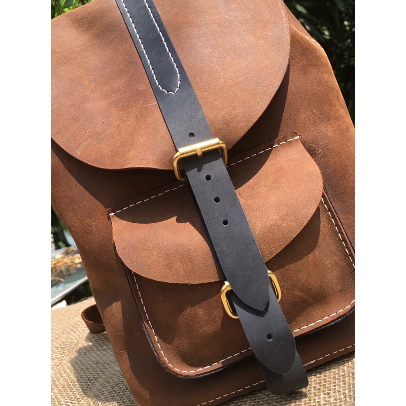 Balo da bò sáp thổ khâu tay thủ công, handmade từ da bò thật kích thước 30x20x10