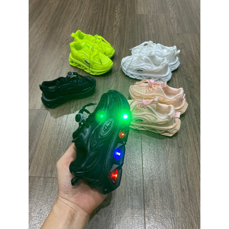 Giày Trẻ em có đèn LED Phát sáng Đế êm, Thoáng khí Nhiều màu sắc cho bé giày thể thao