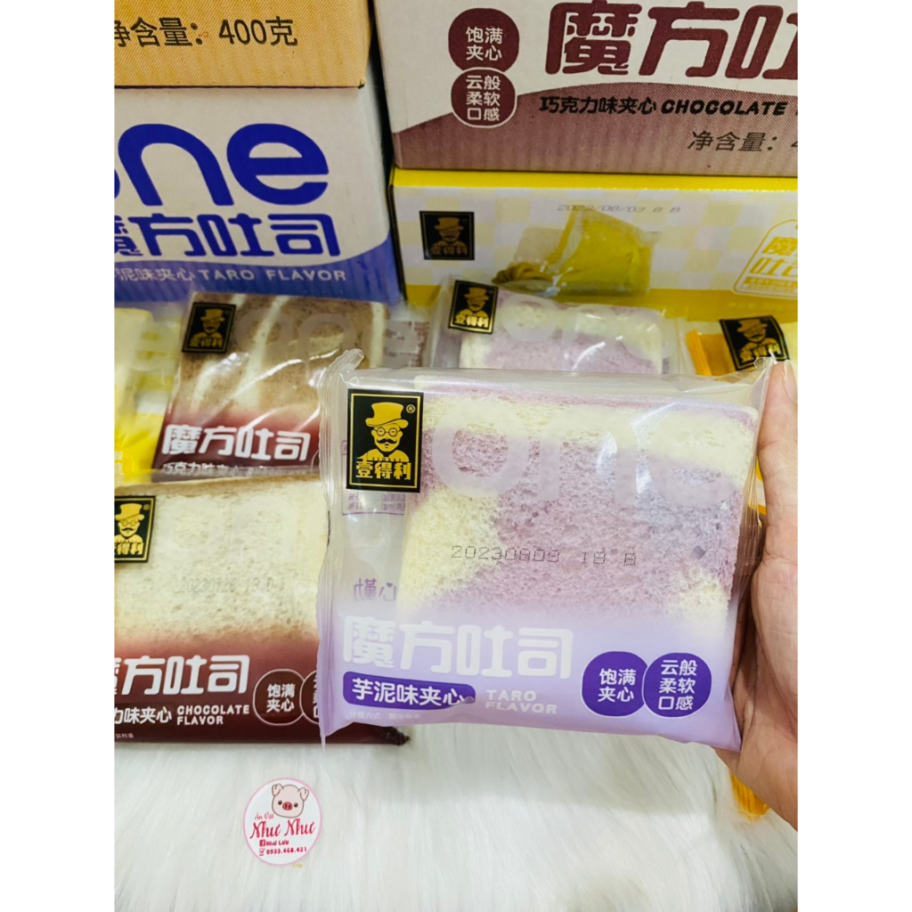 Hộp 8 bánh sandwich kẹp khoai môn/ phô mai/ socola/ kem , chuối hiệu One