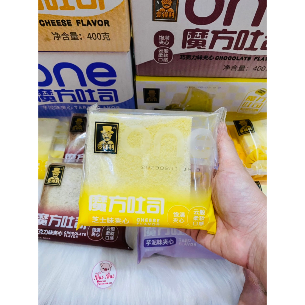 Hộp 8 bánh sandwich kẹp khoai môn/ phô mai/ socola/ kem , chuối hiệu One