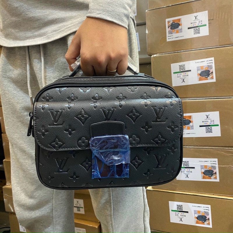 Túi đeo chéo LV Messenger dành cho Nam hàng cao cấp
