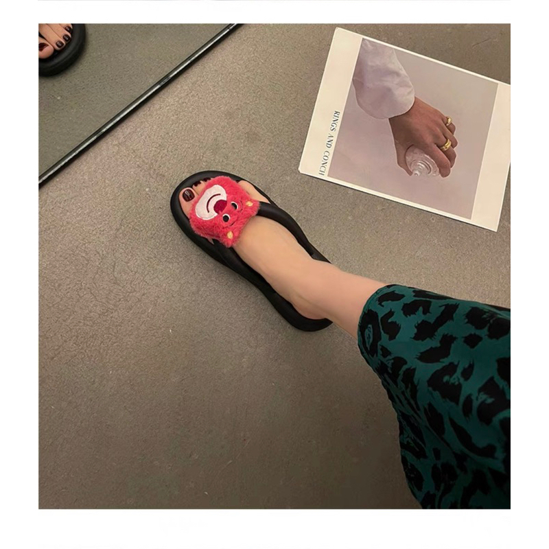 Dép kẹp gấu dâu hotrend đang làm mưa làm gió dép tông gấu dâu