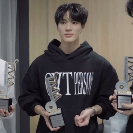 CHÍNH HÃNG ÁO HOODIE CATPERSON ITZAVIBE l JAEMIN JENO MARK NCT DREAM