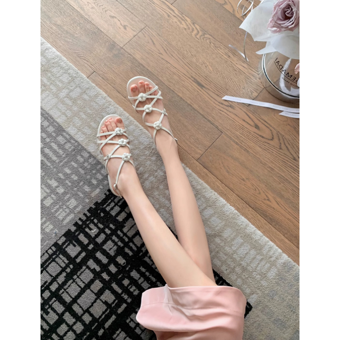 Giày sandal nữ quai mỏng đan đính hoa gót bằng hở mũi bệt thời trang mùa hè 2023