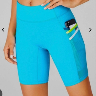 Quần Biker Fabletics có nhiều màu