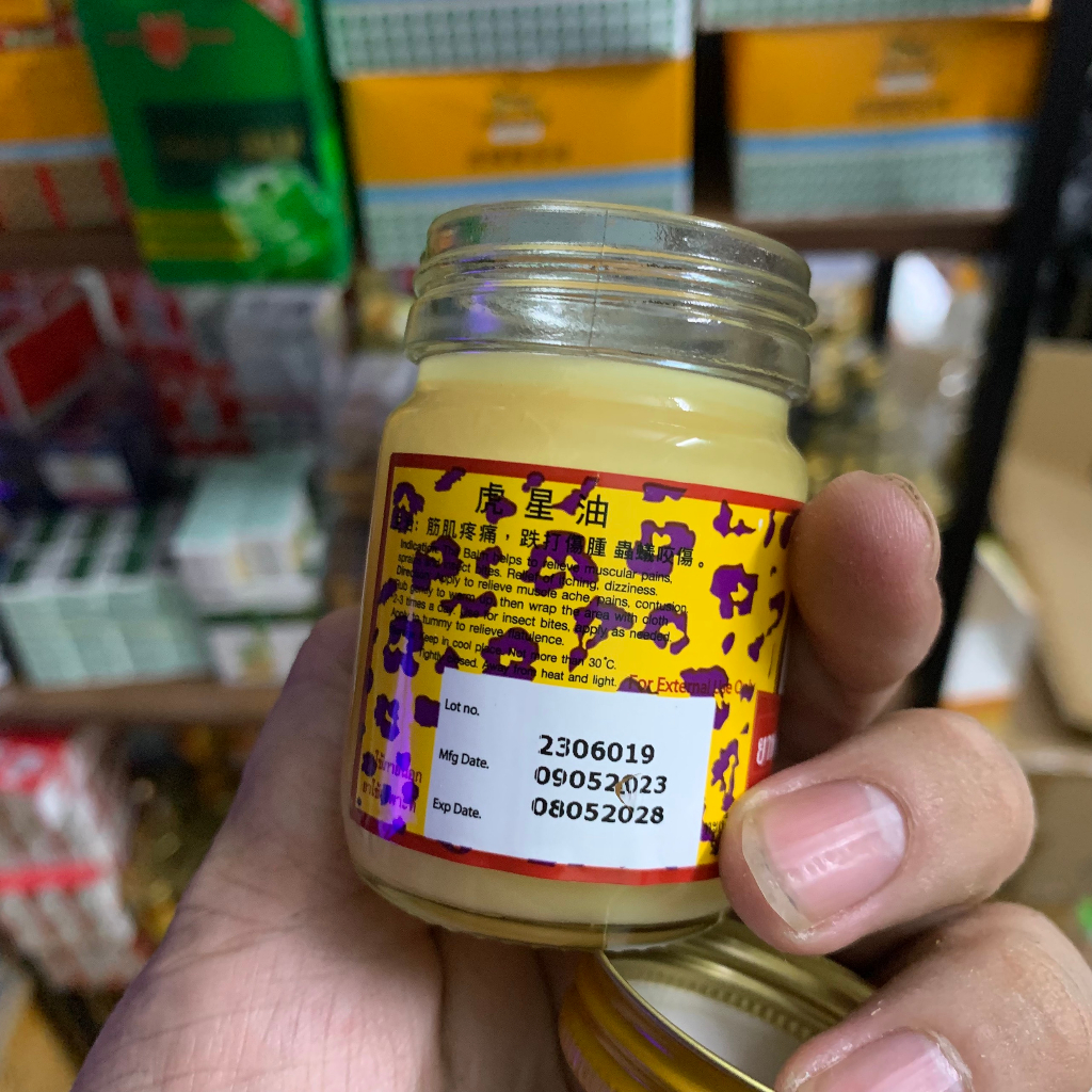 Cù Là Con Báo Leopard Brand Balm 40gr Thái Lan Chính Hãng - Xoa Bóp Nhức Mỏi