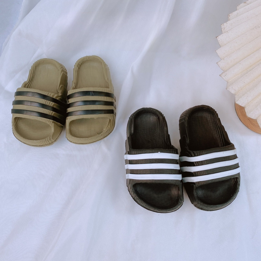 Dép Lê Siêu Nhẹ Đế Đúc Chống Trơn Quai Ngang 3 Sọc Hot Trend Cho Bé Trai sz 24-35