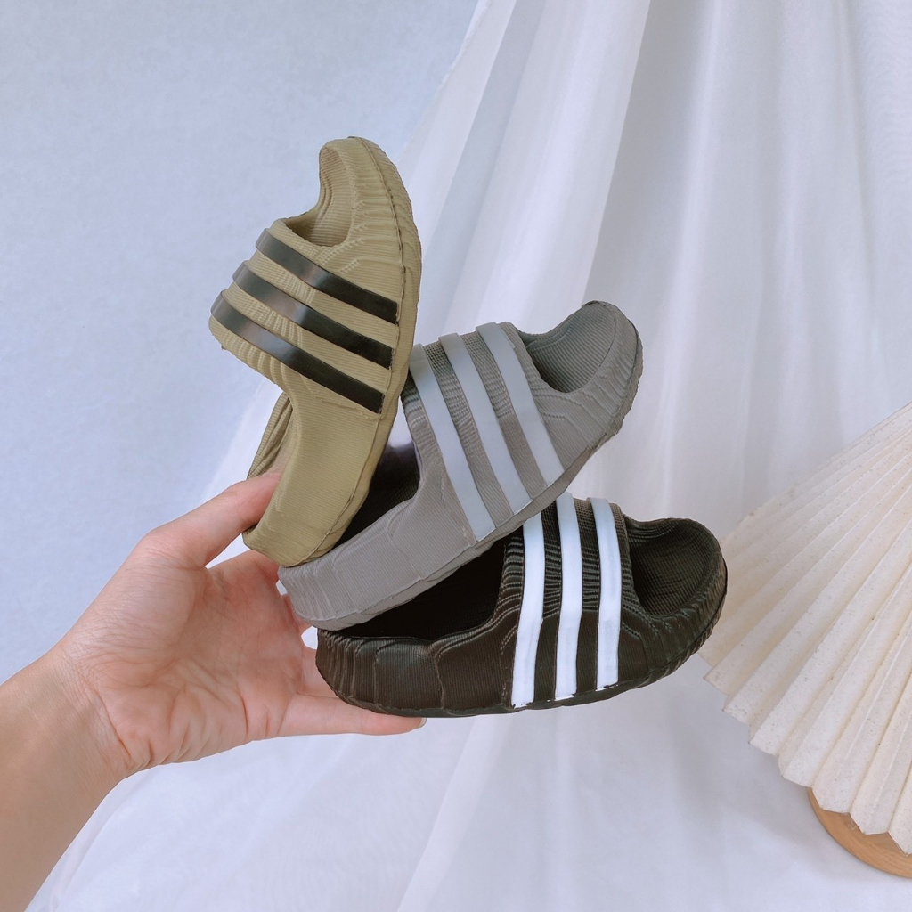 Dép Lê Siêu Nhẹ Đế Đúc Chống Trơn Quai Ngang 3 Sọc Hot Trend Cho Bé Trai sz 24-35