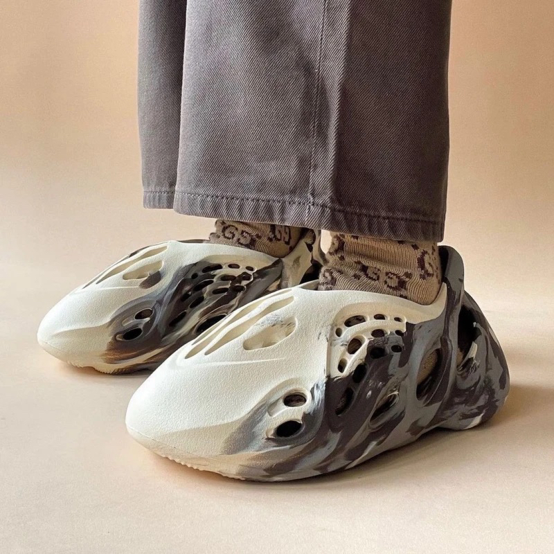 GIÀY YEEZY FOAM RUNNER ‘MX CREAM CLAY’ Code: GX8774