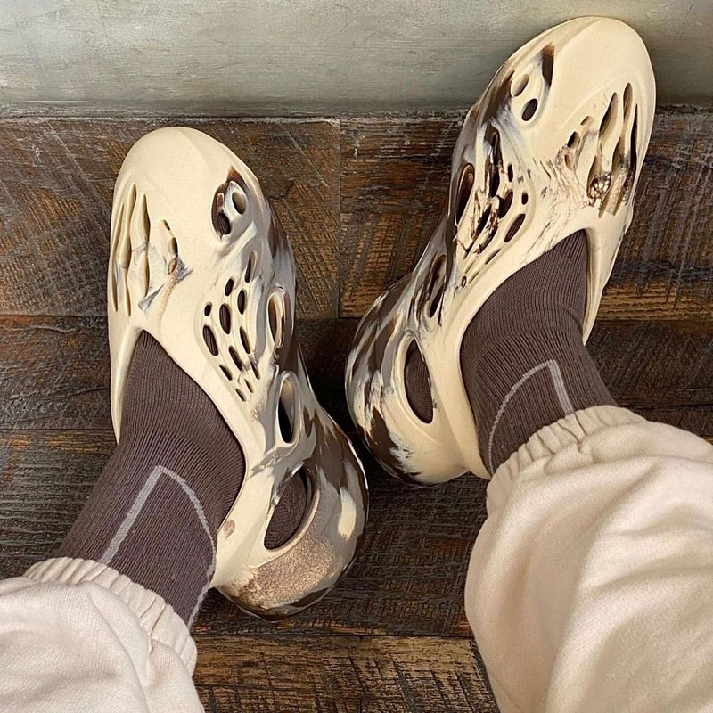 GIÀY YEEZY FOAM RUNNER ‘MX CREAM CLAY’ Code: GX8774