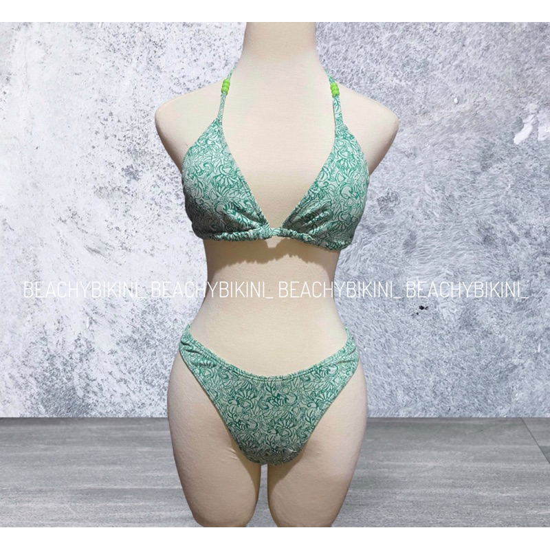 Set bikini tam giác hoạ tiết