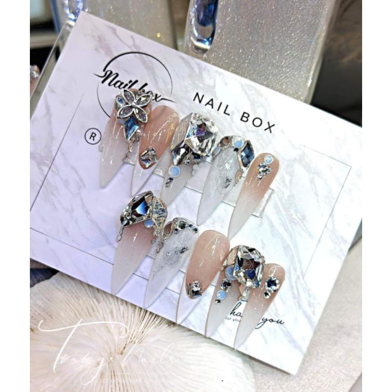 Bìa gắn nailbox,thẻ gắn móng