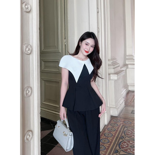 Áo bâu nhọn dáng peplum