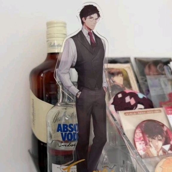 Standee sưu tầm game Quang Dữ Dạ Chi Luyến