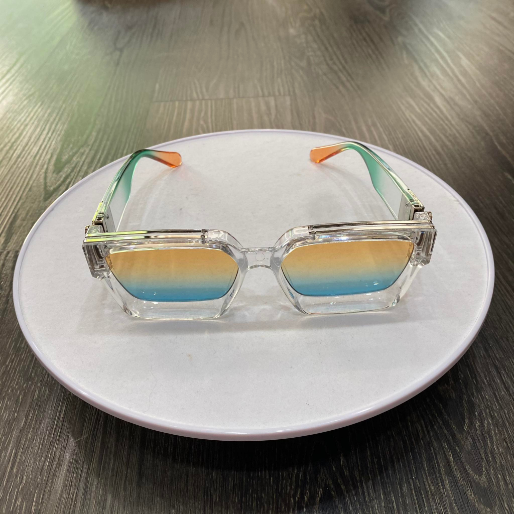 Kính mắt LV gọng kèm tròng 7 màu phong cách hiện đại