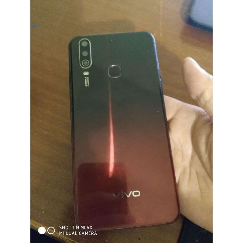Điện thoại vivo y15 4Gb / 64Gb