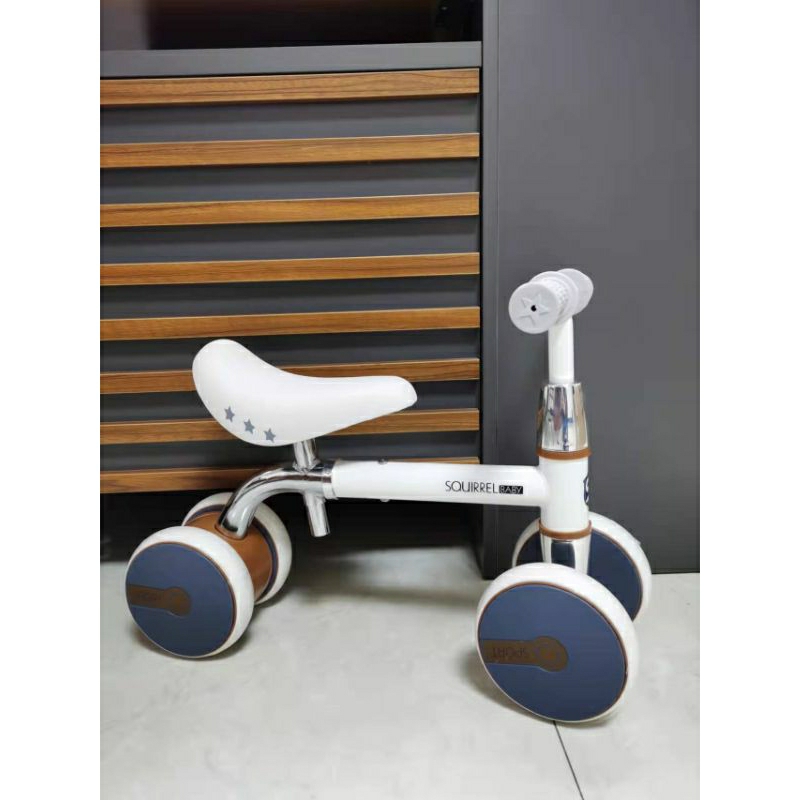 Xe chòi chân 4 bánh cho bé khung inox