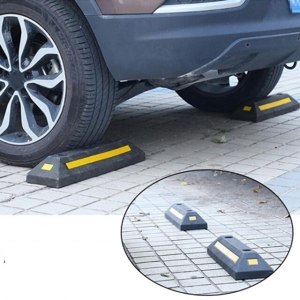 Cục chặn lùi bánh xe cao su đủ loại. Chặn lốp ô tô dễ dàng lùi xe vào chuồng. Bao phụ kiện lắp đặt