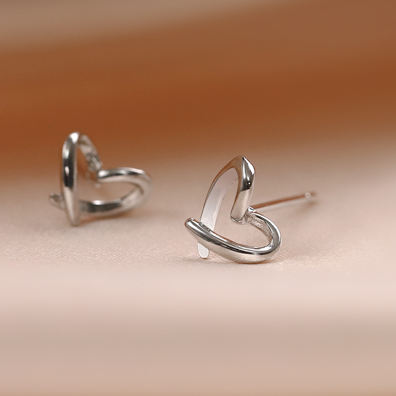 Khuyên tai nữ mạ bạc S925 hình trái tim cá tính