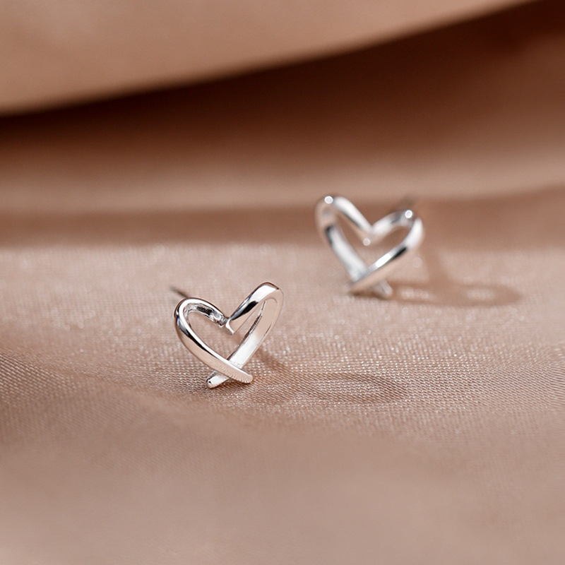 Khuyên tai nữ mạ bạc S925 hình trái tim cá tính