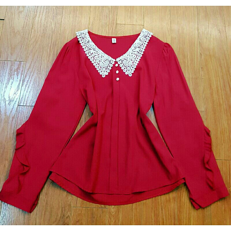 Áo kiểu màu đỏ viền ren sz M