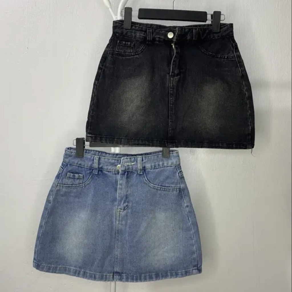 Chân váy nữ  Váy jean ngắn nữ 2 màu đen khói, xanh size S M L XL cá tính, năng động - V6