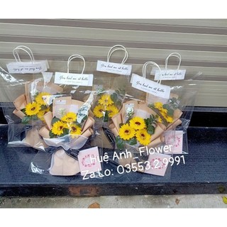 Bó 3 bông hoa sáp hướng dương kèm túi thiệp