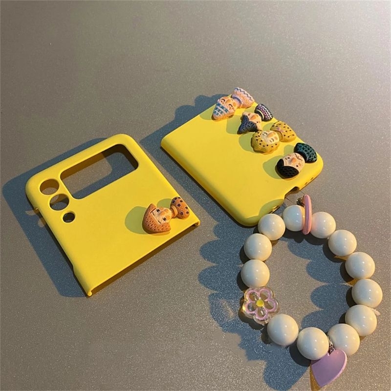 Nhiều màu - Ốp Z Flip5 - Z Flip4 - Z FLip3 - Flip5 charm nhân vật dễ thương kèm dây hạt charm cute