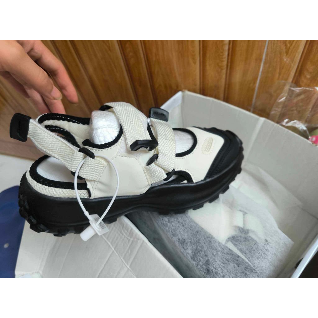 Giày đế cao 5 cm sanndal form thể thao quai dán mix hai màu cá tính hot hè thu 2023 BO SHOP