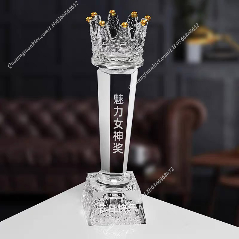 Cúp pha lê vương miện Đế Led 17 màu