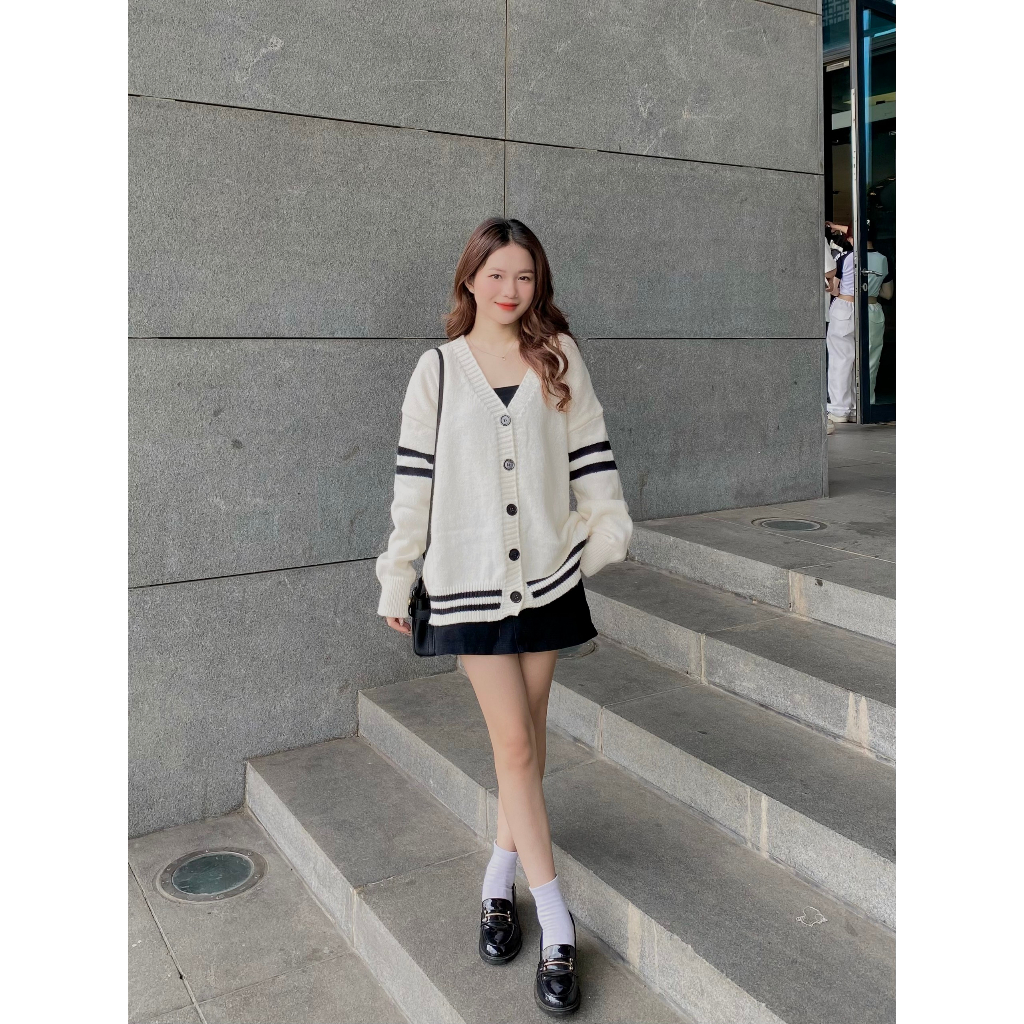 Áo len cardigan màu be cài cúc viền sọc nổi bật CDGlenvachtay9916 P7K1