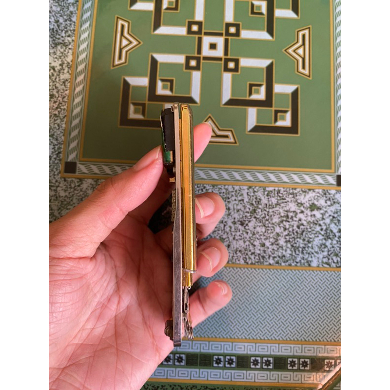 Xác điện thoại như hình không rõ tình trạng.