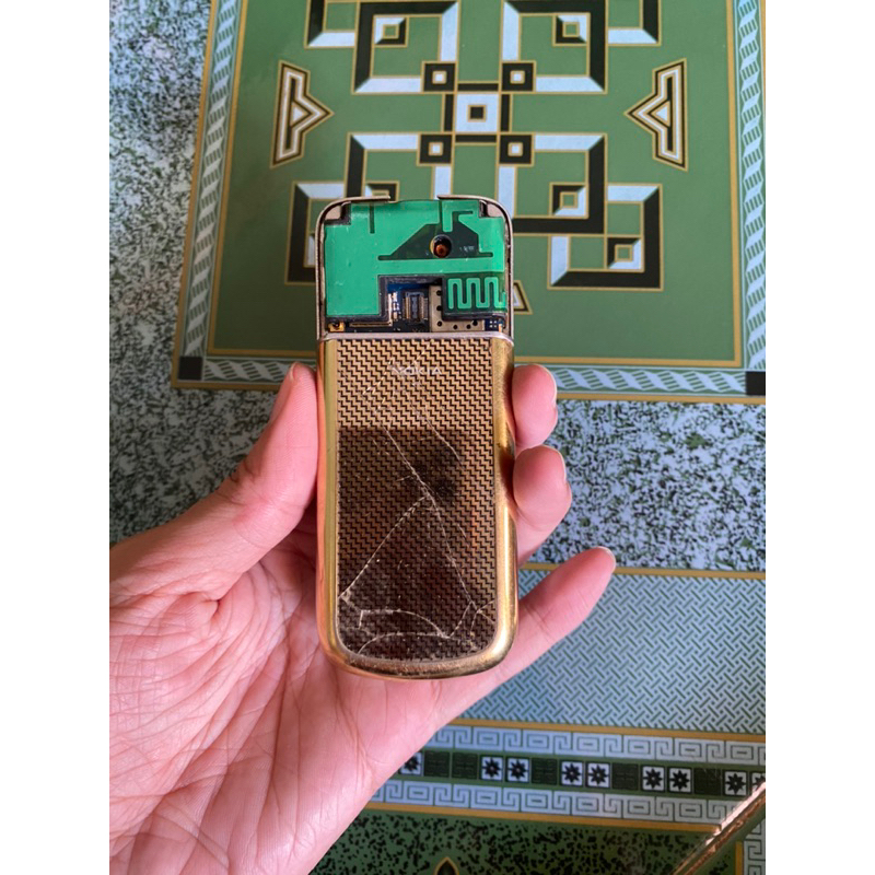 Xác điện thoại như hình không rõ tình trạng.