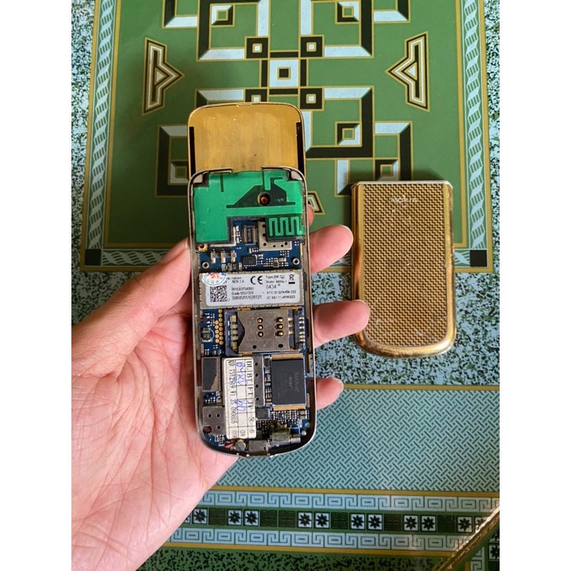 Xác điện thoại như hình không rõ tình trạng.