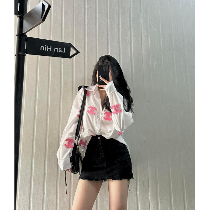 Áo Sơ Mi Logo Chà Neo Thêu Kín Toàn Thân ❤ SoMi Nu Chất Cotton Mềm Mịn Giấu Quần