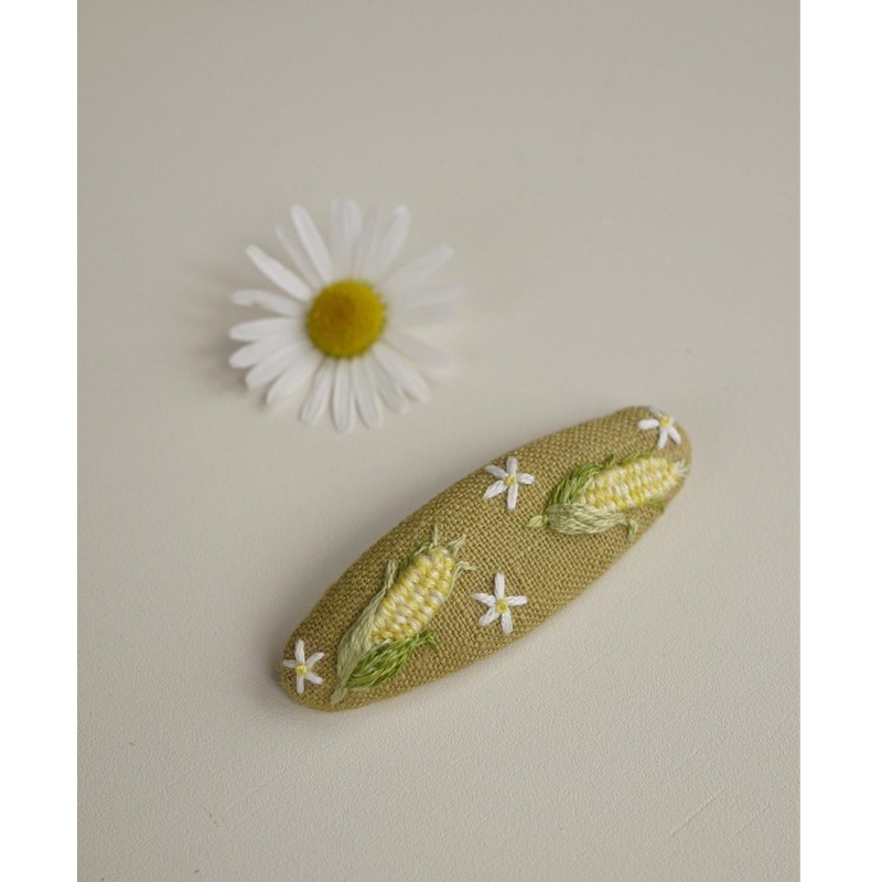 Cặp tóc thêu tay handmade