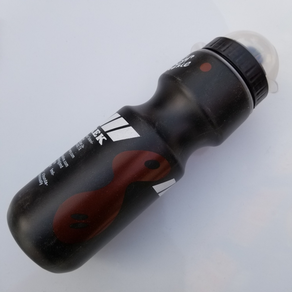 Bình Nước Thể Thao 750ml Tiện Lợi Khi Lái Xe Đạp