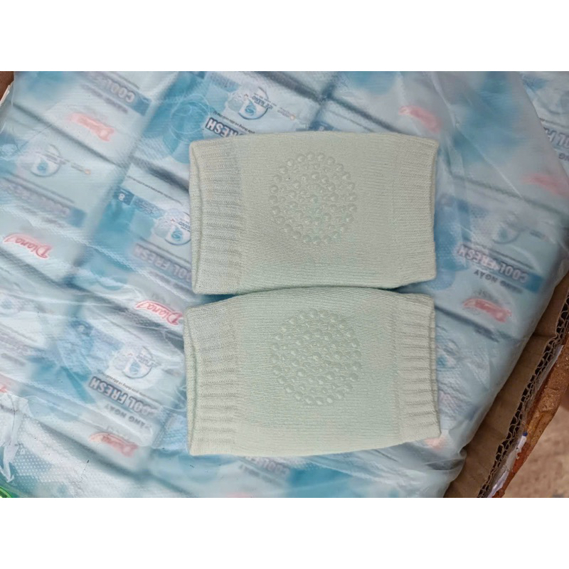 Bọc Bảo Vệ Đầu Gối Và Chống Trượt Cho Bé Tập Bò - nhiều màu