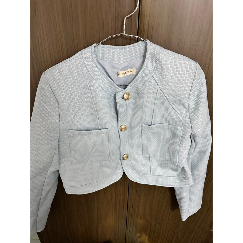 Pass áo dạ xanh dương