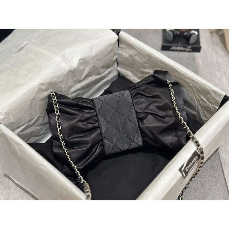 Clucht cn chất vải lụa sz19 fullbox nam châm