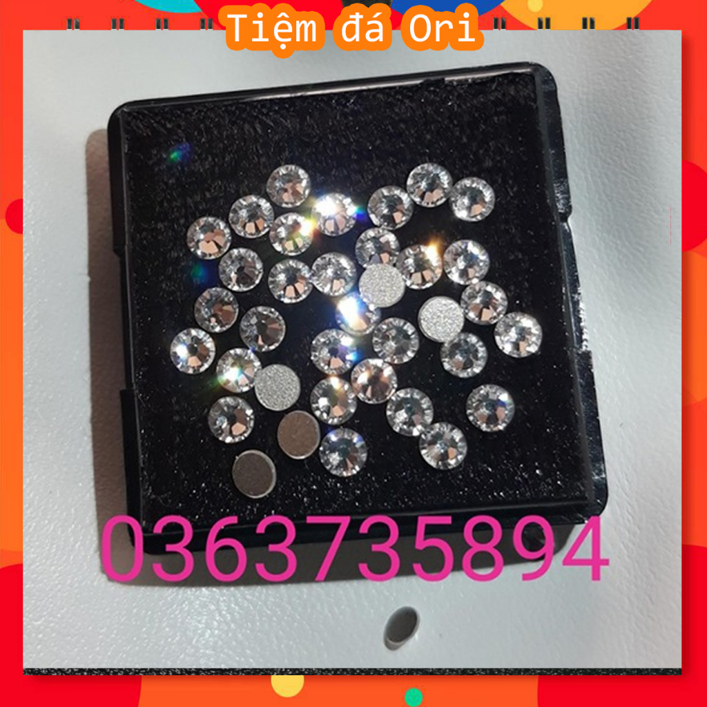 Đá đính răng chân bằng siêu sáng