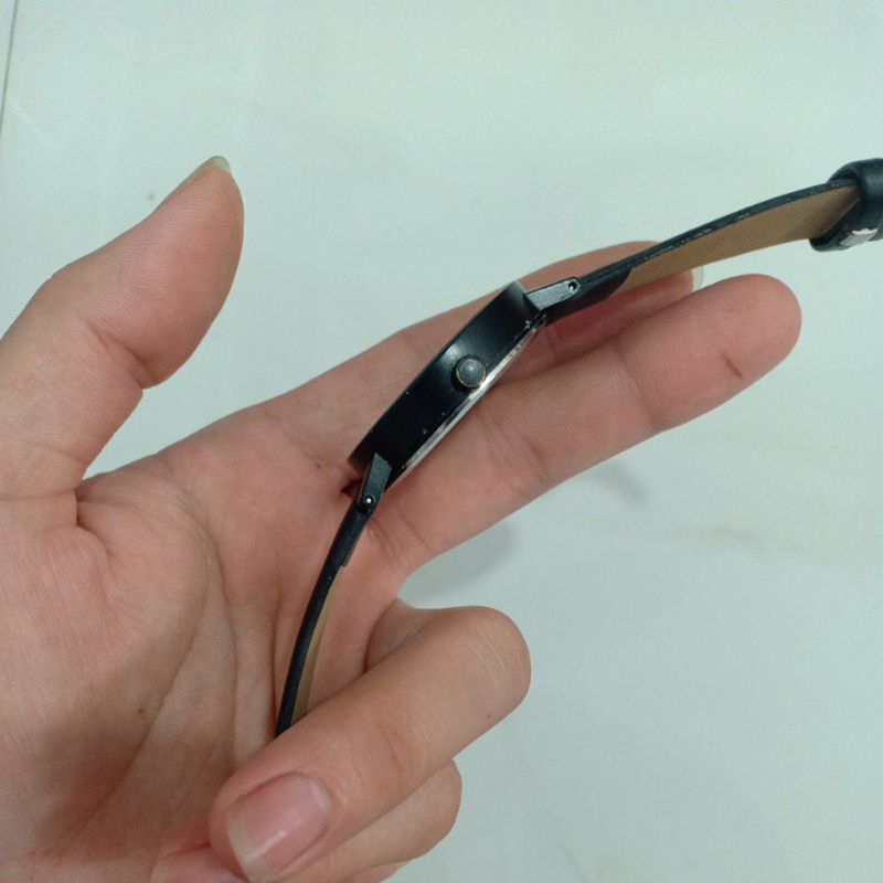 Đồng hồ si nam dây da hiệu NO BRAND ful đen độ mới 88%