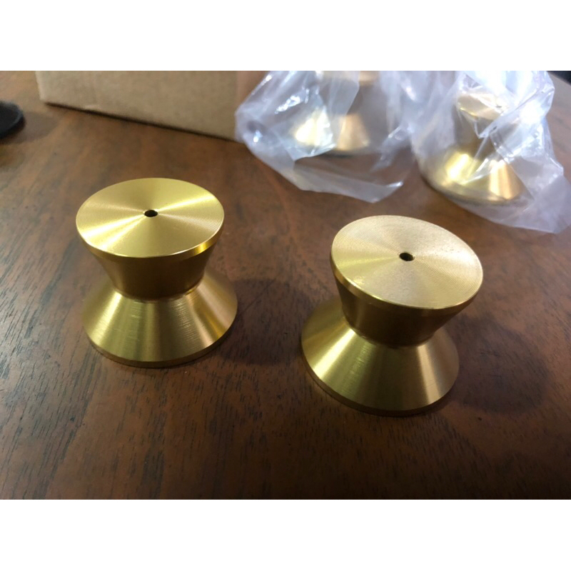 HUB Nhôm Băng 7  HUB Thật tuyệt đẹp và sang trọng 👍👍 Có 2 Màu Truyền thống  Quý Khách chọn lựa màu sắc : , ĐỎ , VÀNG