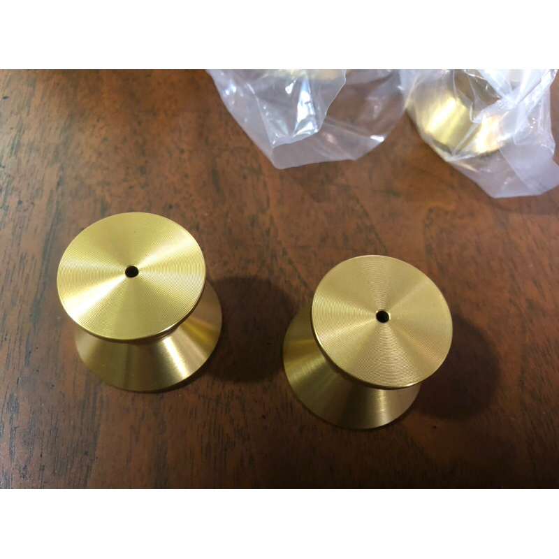 HUB Nhôm Băng 7  HUB Thật tuyệt đẹp và sang trọng 👍👍 Có 2 Màu Truyền thống  Quý Khách chọn lựa màu sắc : , ĐỎ , VÀNG