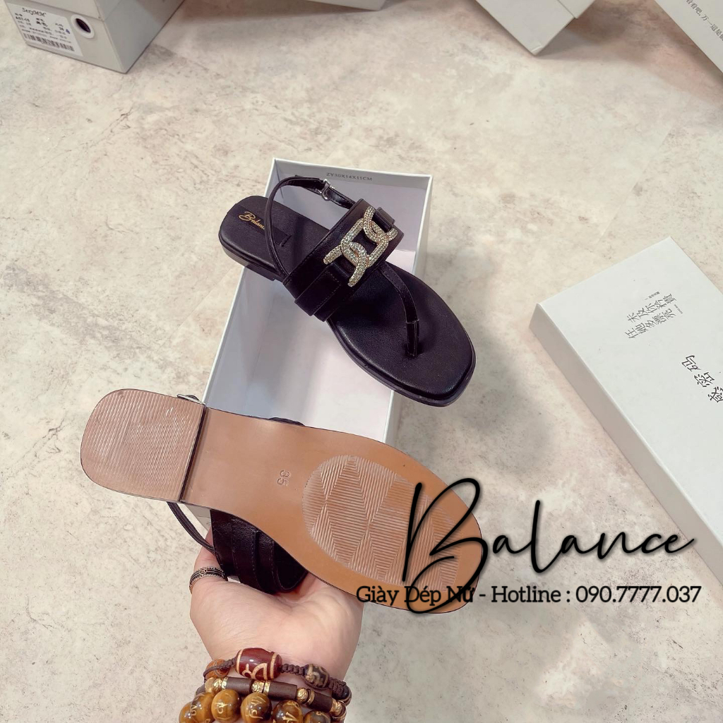 Balance Sandals Khóa Đá Đen