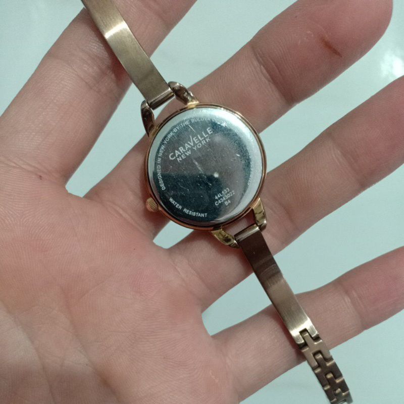 Đồng hồ si nữ hiệu CRAVELLE NEW YORK màu cafe độ mới 90%