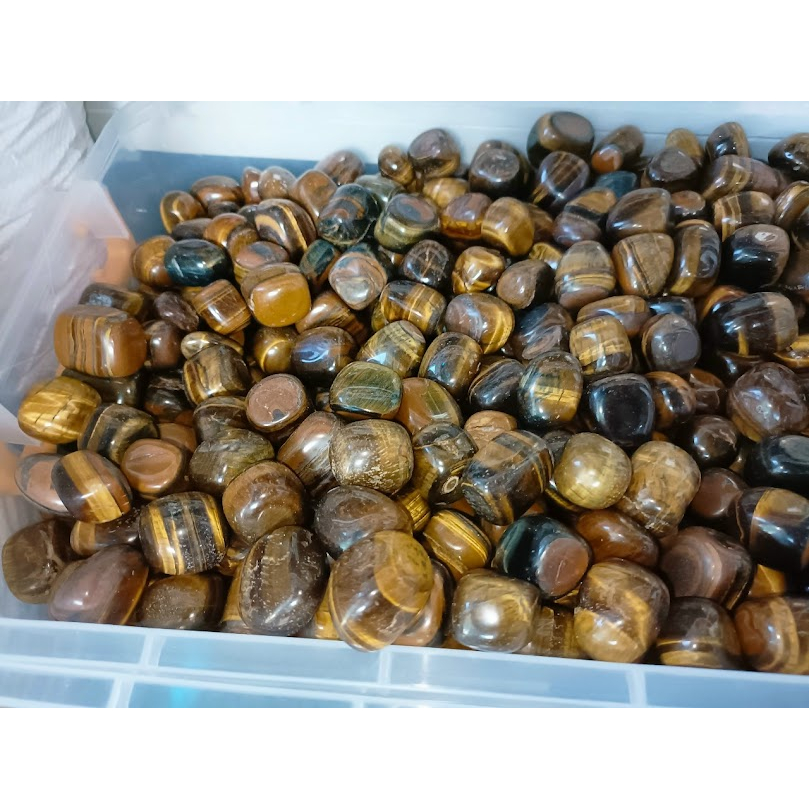 1 viên đá cuội mài bóng hoặc 10 gram vụn thô tự nhiên