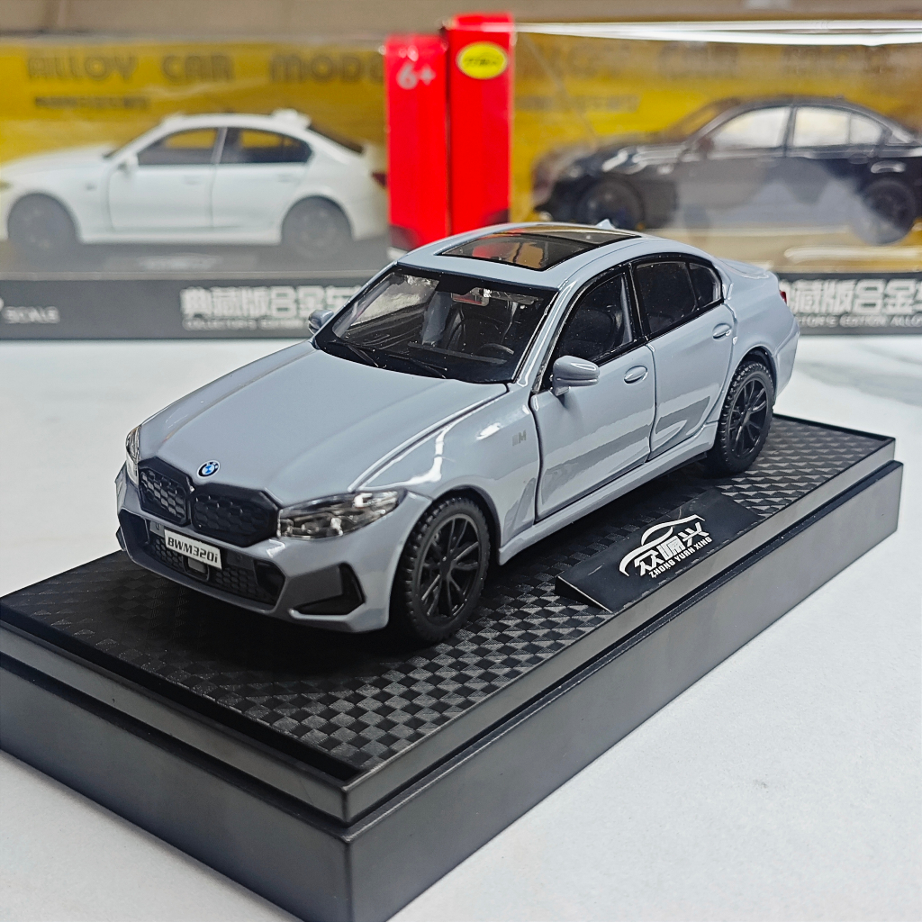 Mô hình xe ô tô BMW 320i tỉ lệ 1:32 hãng Urban có 3 màu full kính, đánh lái