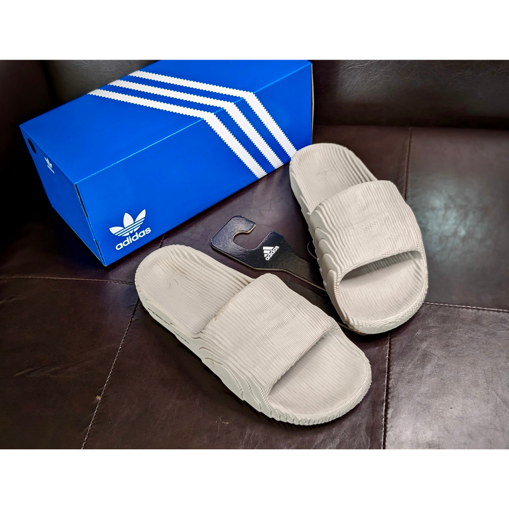 Dép Adi.d.a.s cao su adilette 22 màu xám nhạt ''Light Brown'' Code:𝐇𝐐4670