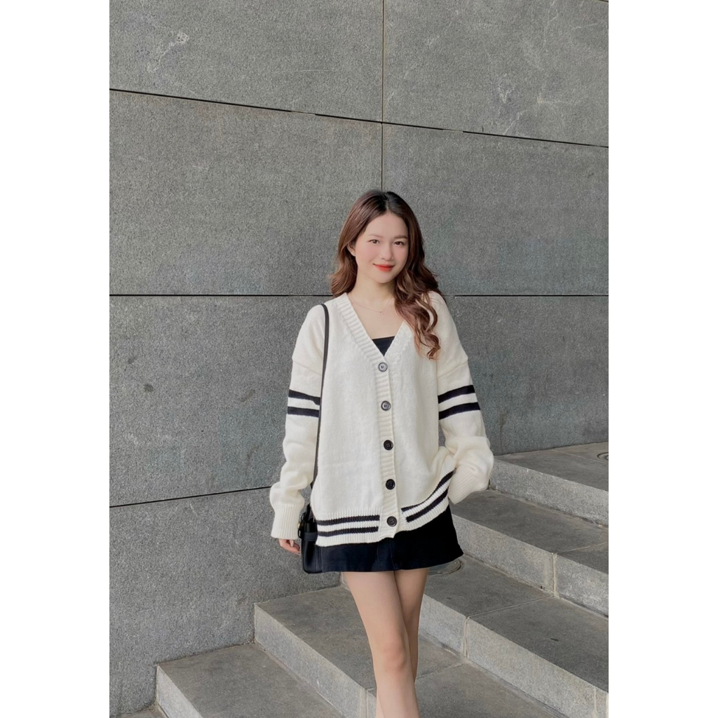 Áo len cardigan màu be cài cúc viền sọc nổi bật CDGlenvachtay9916 P7K1